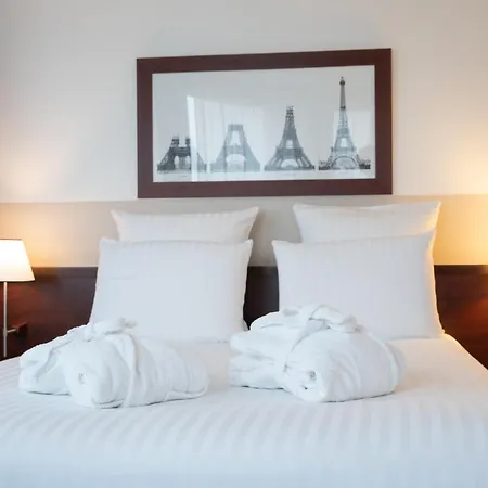 מלון Mercure Gare Montparnasse Tgv 4*