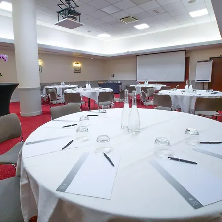 Mercure Gare Montparnasse Tgv פריז