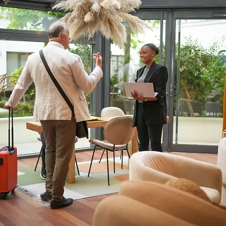 Mercure Gare Montparnasse Tgv 4*