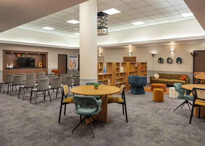 Hotel Mercure Gare Montparnasse Tgv 4*